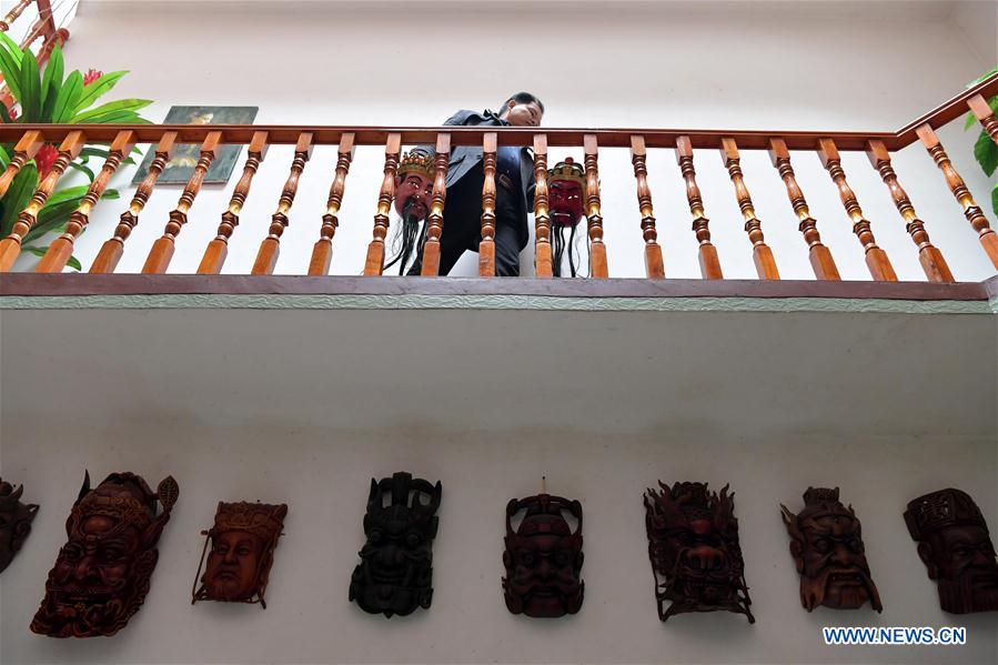 CHINA-JIANGXI-NUO OPERA-MASK MAKER(CN)