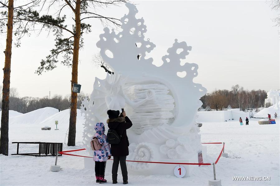 CHINA-HARBIN-SNOW SCULPTURE (CN)