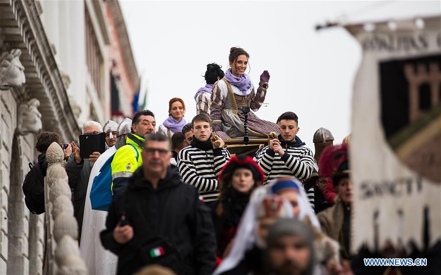 ITALY-VENICE-CARNIVAL-MARIE-PARADE