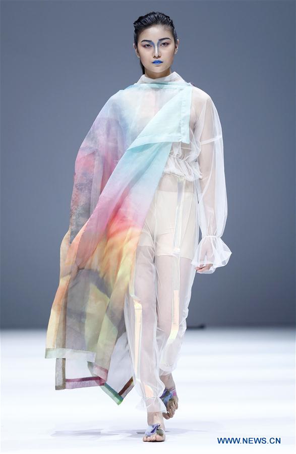 CHINA-BEIJING-GRADUATE FASHION WEEK (CN)