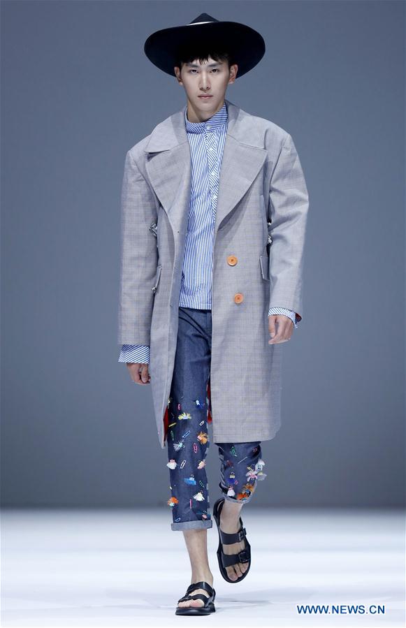 CHINA-BEIJING-GRADUATE FASHION WEEK (CN)