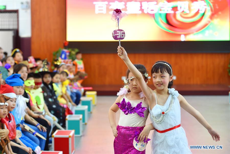 #CHINA-HEBEI-PRIMARY SCHOOL-FASHION SHOW WITH WASTES(CN)