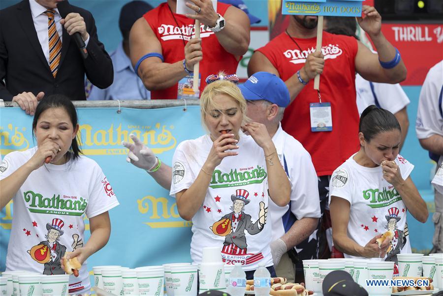 U.S.-NEW YORK-HOT DOG EATING CONTEST