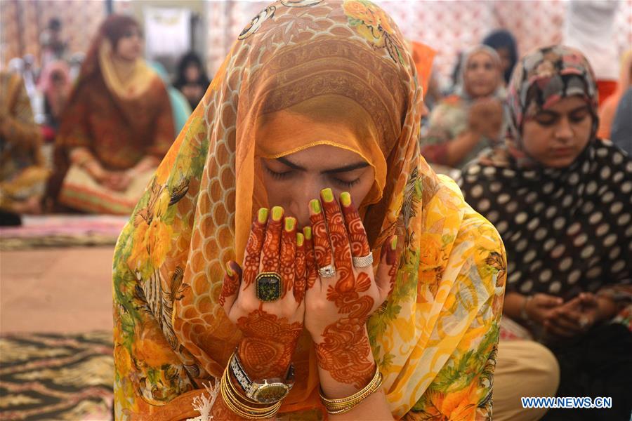 PAKISTAN-LAHORE-EID AL-ADHA-PRAYERS