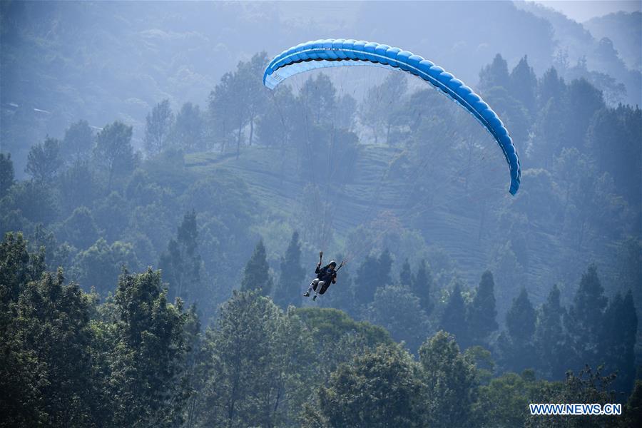 (SP)INDONESIA-PALEMBANG-ASIAN GAMES-PARAGLIDING