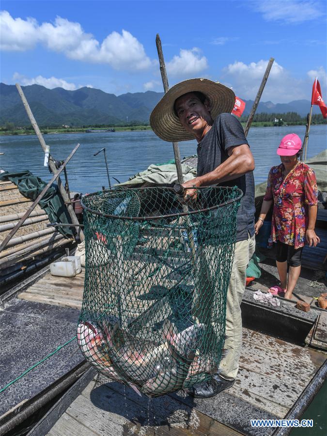 CHINA-ZHEJIANG-HANGZHOU-FISHERY-HARVEST (CN)