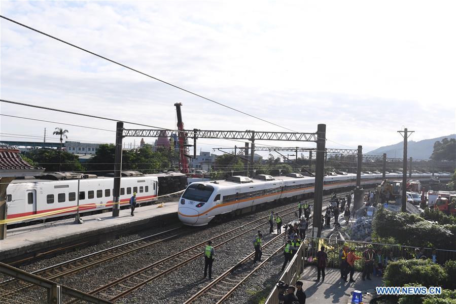 CHINA-YILAN-TRAIN DERAILMENT (CN)