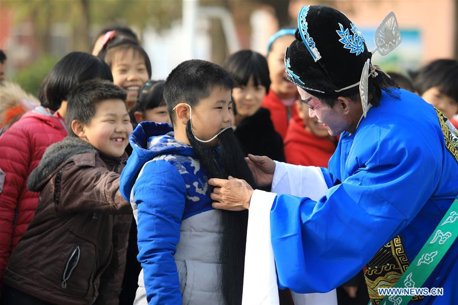 CHINA-HEBEI-SHIJIAZHUANG-FOLK DRAMA-CAMPUS (CN)