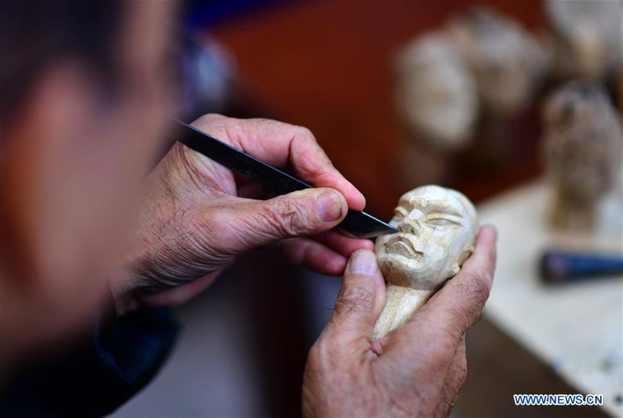 CHINA-FUJIAN-ZHANGZHOU-WOOD PUPPET HEAD (CN)