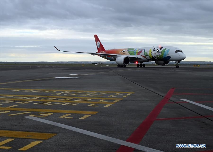 NEW ZEALAND-AUCKLAND-CHINA-SICHUAN AIRLINES-AIRBUS-LANDING