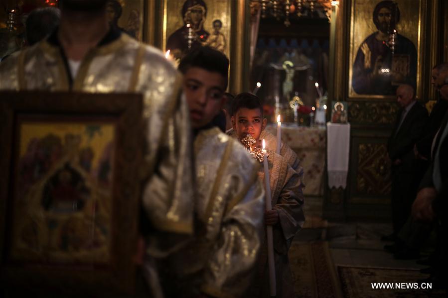 MIDEAST-GAZA-CHRISTMAS-MASS