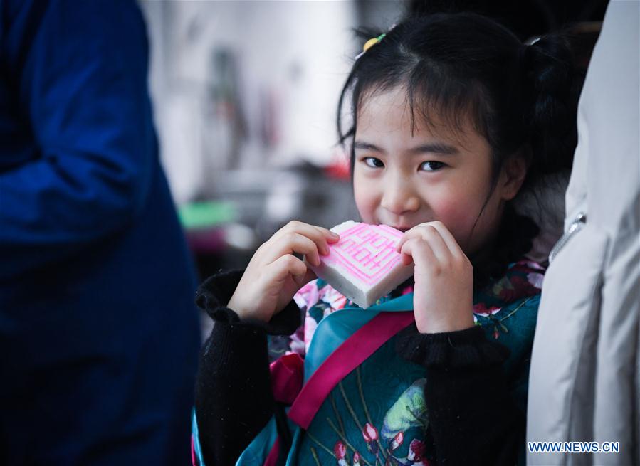 CHINA-ZHEJIANG-HUZHOU-SPRING FESTIVAL-TRADITIONAL SNACK (CN)