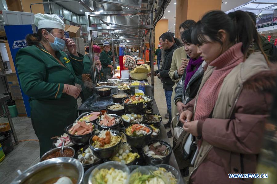 CHINA-XINJIANG-HETIAN-NIGHT MARKET (CN)