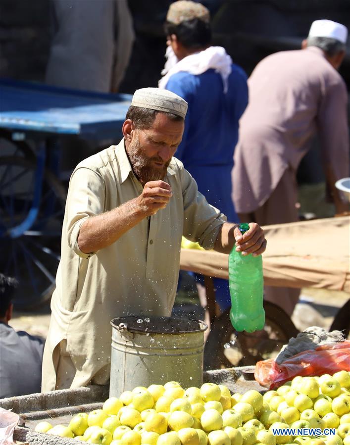 PAKISTAN-ISLAMABAD-RAMADAN-MARKET