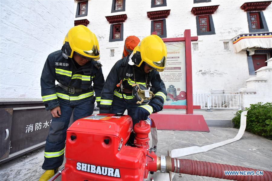 CHINA-LHASA-FIREFIGHTER-DRILL (CN)