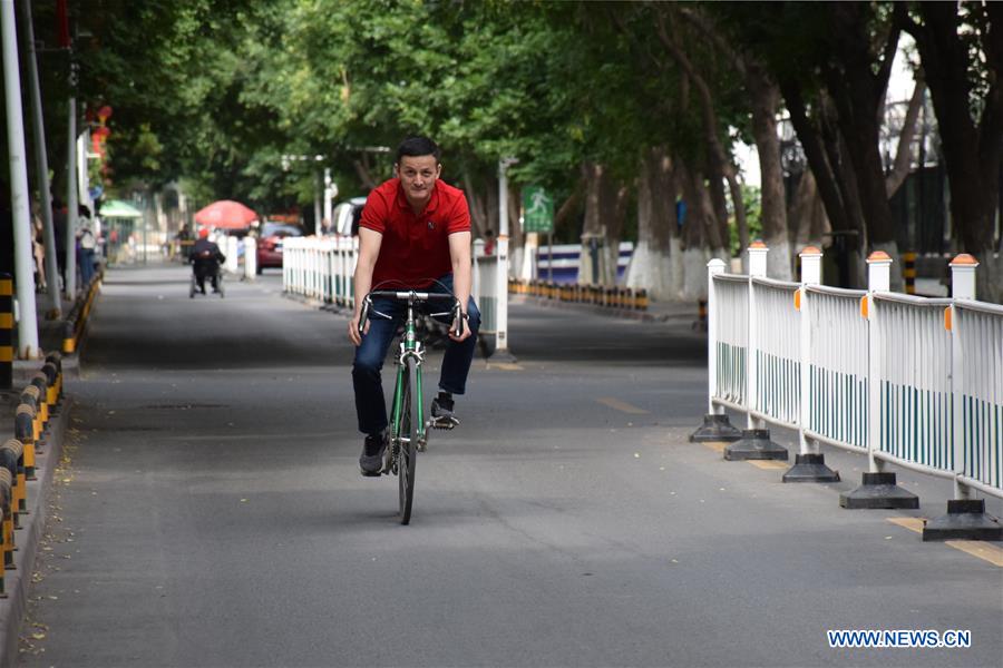 CHINA-XINJIANG-KYRGYZ STUDENT (CN)