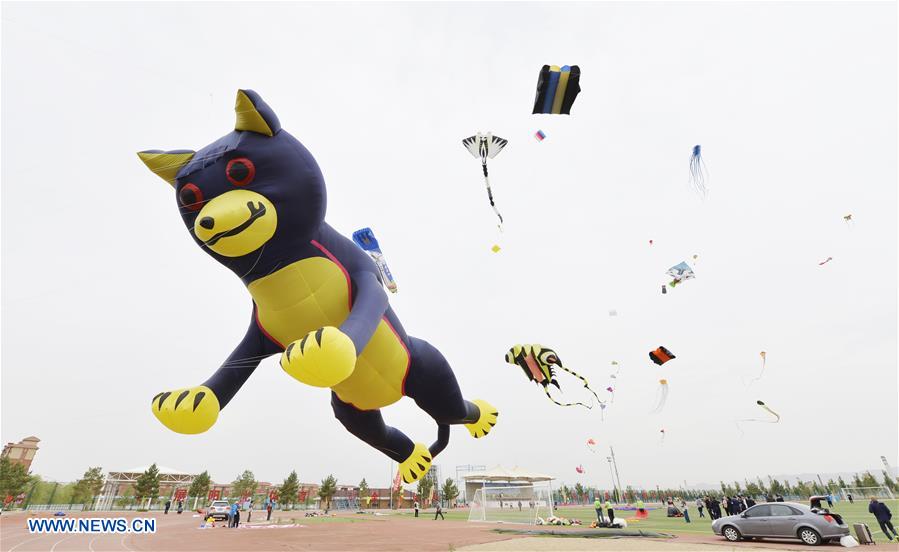 #CHINA-INNER MONGOLIA-BAOTOU-KITE FLYING CONTEST (CN)