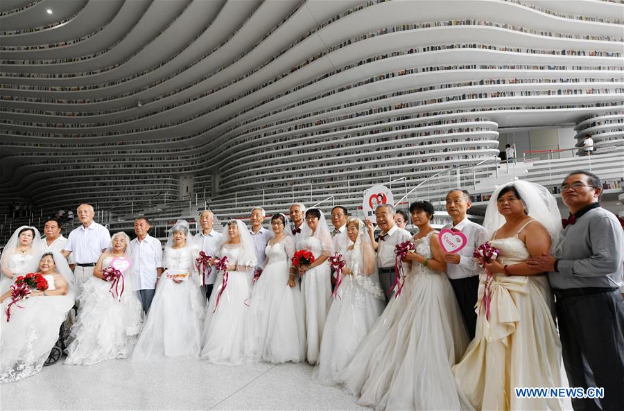 CHINA-TIANJIN-ELDERLY COUPLES-WEDDING PHOTOS (CN)