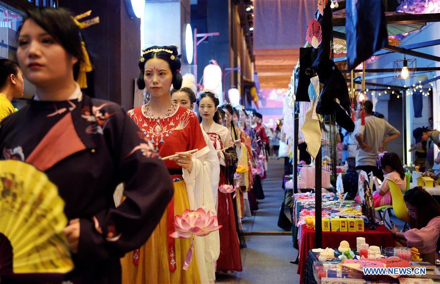 CHINA-SHAANXI-XI'AN-NIGHT FAIR (CN)