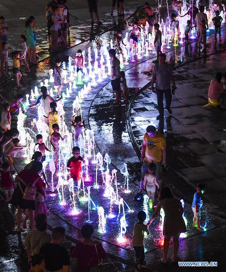 CHINA-CHONGQING-EVENING ECONOMY-NIGHT LIFE (CN)