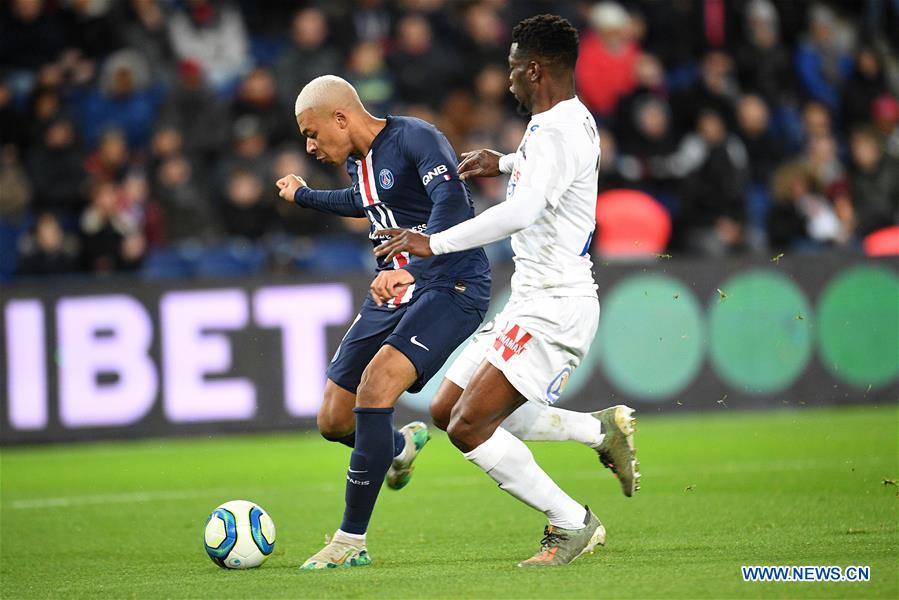 (SP)FRANCE-PARIS-FOOTBALL-LIGUE 1-PARIS SAINT GERMAIN VS AMIENS