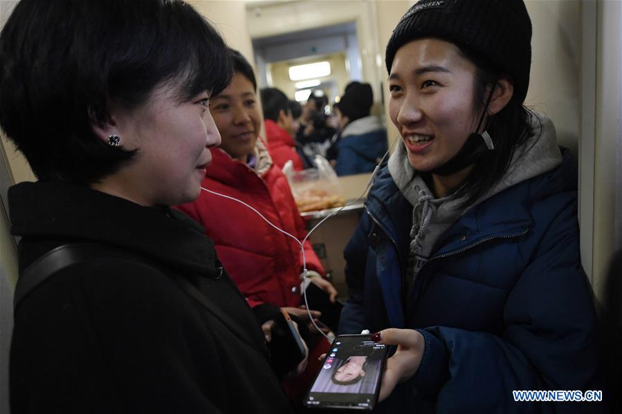 CHINA-GANSU-SPRING FESTIVAL TRAVEL RUSH-ORDINARY TRAIN (CN)