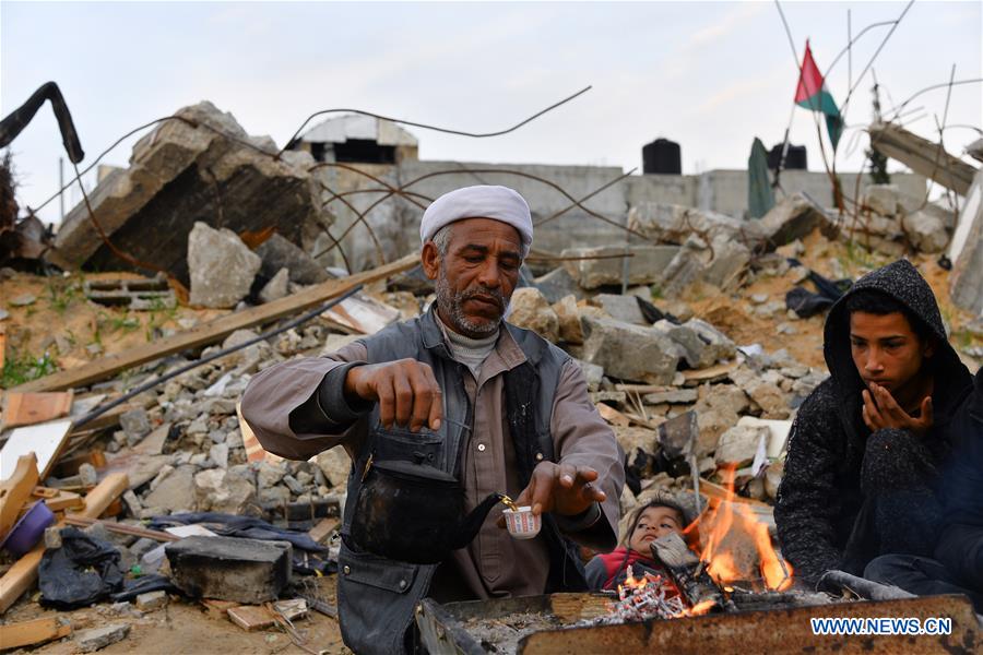 MIDEAST-GAZA-AIR STRIKE-HOMELESS