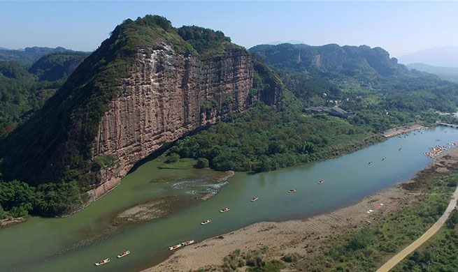 Autumn scenery of Longhu Mountain scenic area in Jiangxi