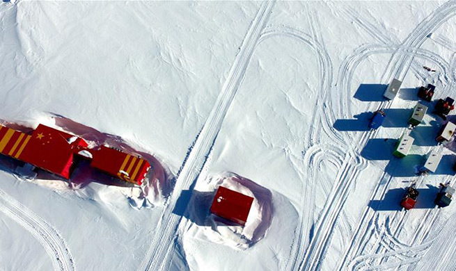 Kunlun team of China's 35th Antarctic expedition arrives at Kunlun Station