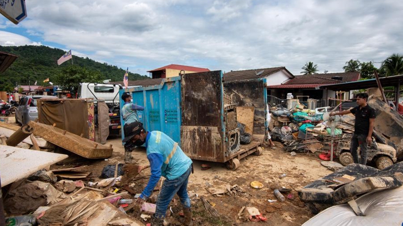 Death toll from Malaysia's floods rises to 17, nearly 70,000 displaced nationwide