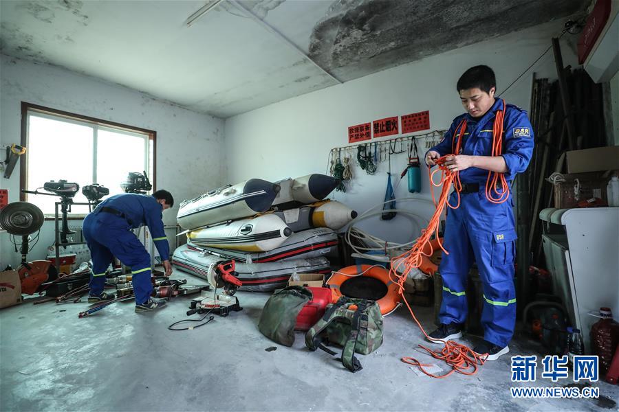 （圖文互動）（3）讓更多人樂于奉獻(xiàn)——遼寧葫蘆島愛心志愿團(tuán)隊群像