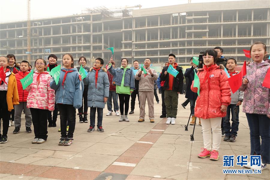 （圖文互動）（1）讓更多人樂于奉獻(xiàn)——遼寧葫蘆島愛心志愿團(tuán)隊群像