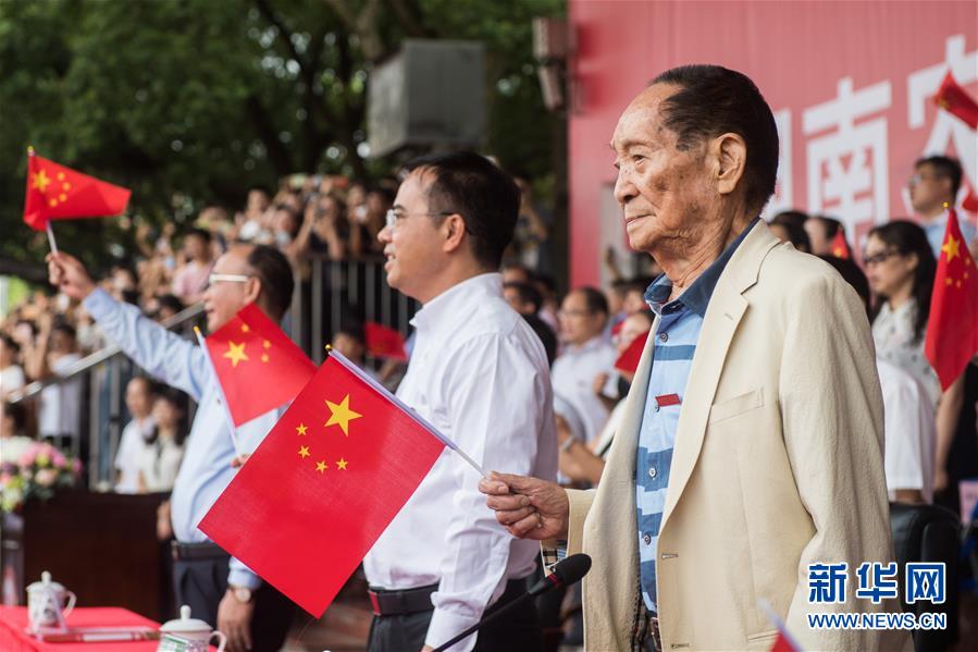 （壯麗70年·奮斗新時代——共和國榮光·圖文互動）（3）袁隆平：把對祖國的熱忱結成飽滿的稻穗