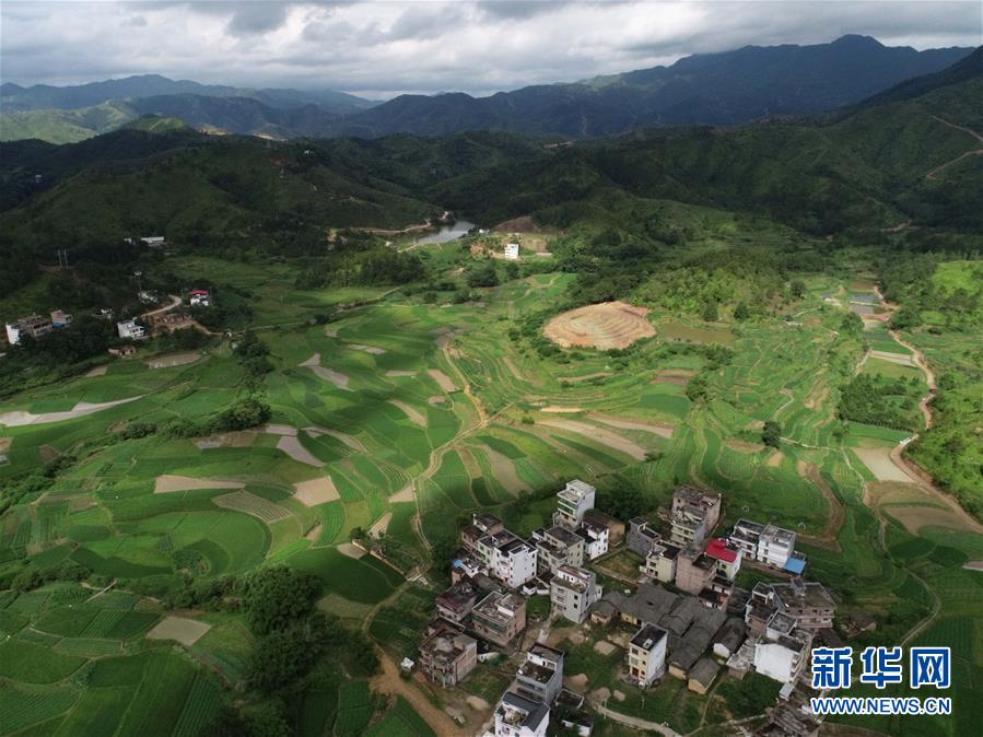 （在習(xí)近平新時代中國特色社會主義思想指引下——新時代新作為新篇章·習(xí)近平總書記關(guān)切事·圖文互動）（4）新生活,、新盼頭——脫貧攻堅新形勢速覽