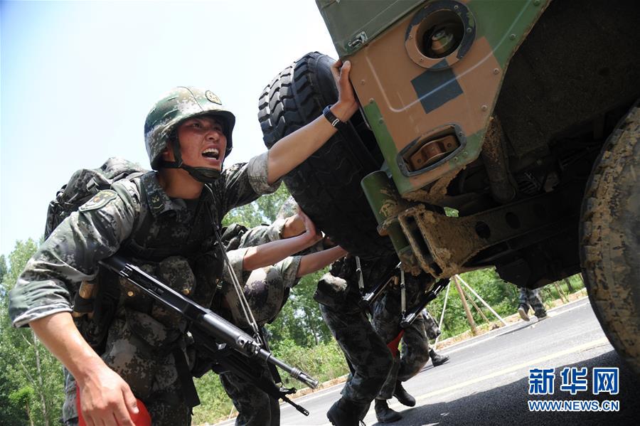 （在習(xí)近平強(qiáng)軍思想指引下·我們在戰(zhàn)位報(bào)告·圖文互動）（2）數(shù)字化勁旅的“士兵突擊”——陸軍第82集團(tuán)軍某部牢記囑托練兵備戰(zhàn)記事