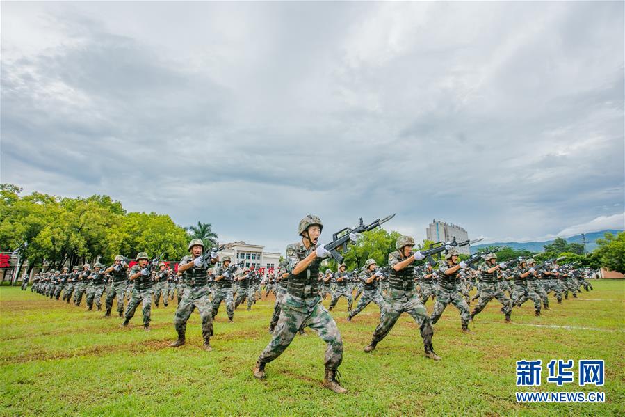 （在習(xí)近平強(qiáng)軍思想指引下·我們在戰(zhàn)位報(bào)告·圖文互動(dòng)）（2）千里移防,，鐵心跟黨走——南部戰(zhàn)區(qū)陸軍第75集團(tuán)軍某紅軍旅政治建軍,、練兵備戰(zhàn)記事