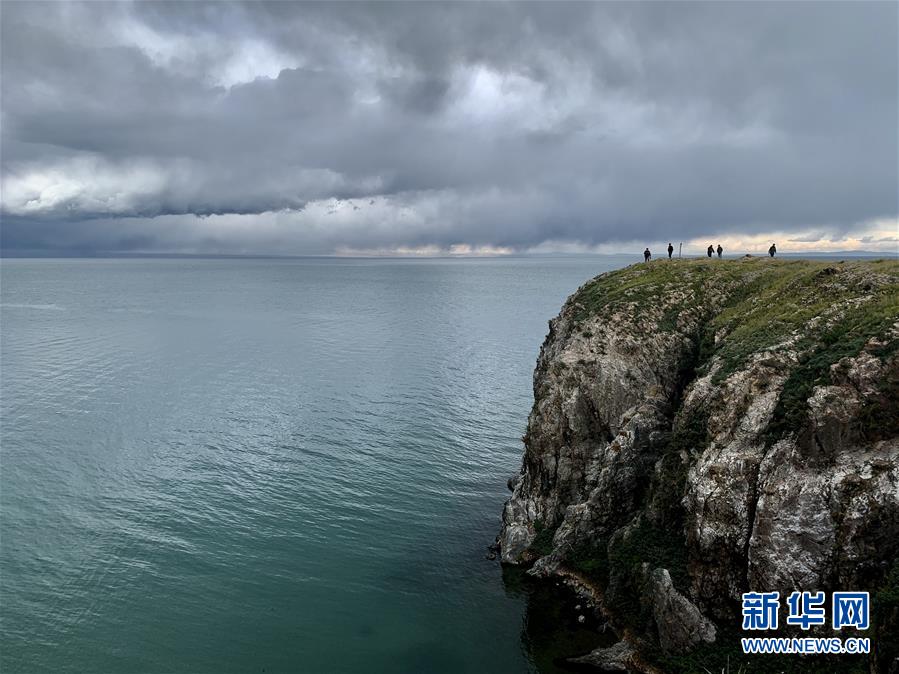 （新華全媒頭條·圖文互動）（3）大湖見證 ——持續(xù)保護讓青海湖生態(tài)華麗“蝶變”