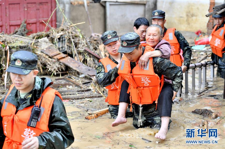 （新華全媒頭條·圖文互動(dòng)）（5）沿著中國(guó)特色強(qiáng)軍之路闊步前進(jìn)——黨中央,、中央軍委領(lǐng)導(dǎo)推進(jìn)國(guó)防和軍隊(duì)建設(shè)70年紀(jì)實(shí)