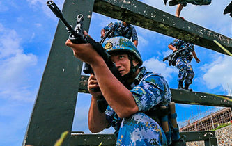 海軍陸戰(zhàn)隊特種障礙訓練，敢來嗎,？