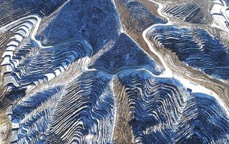 雪后梯田景如畫