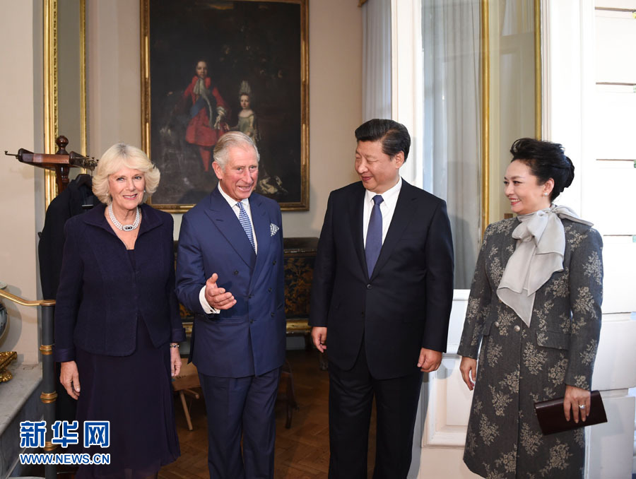 10月20日，國家主席習(xí)近平和夫人彭麗媛在倫敦會見英國查爾斯王儲夫婦。 新華社記者 謝環(huán)馳 攝